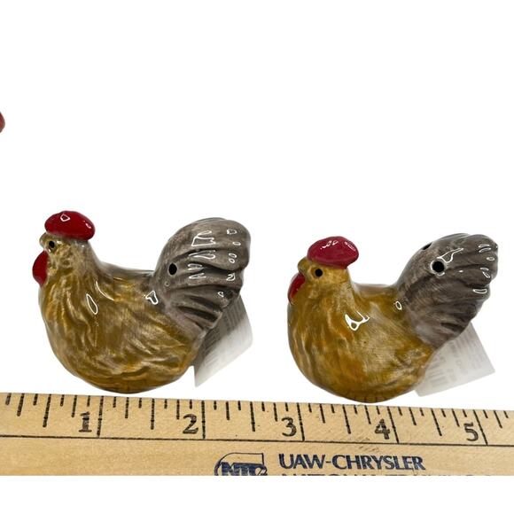 NEW Rooster Chicken SALT & PEPPER SHAKERS 2" Ceramic Brown Gray Farm Animal Bird - Picture 5 of 7